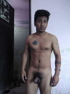 indiano pelado se exibindo nu