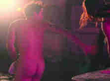 Henry Zaga Nude Transando Pelado na Cena do Filme