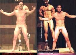 johnny galecki nude todo pelado